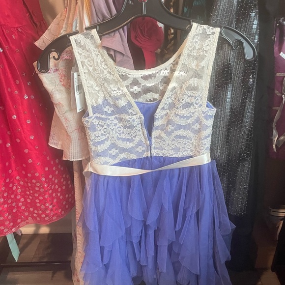 Spring dress - Picture 2 of 3